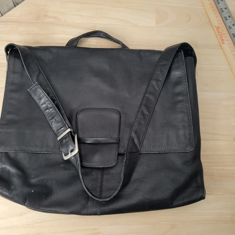 Kenneth Cole Black Genuine Leather Messenger Bag Satchel Laptop Bag Vintage Soft